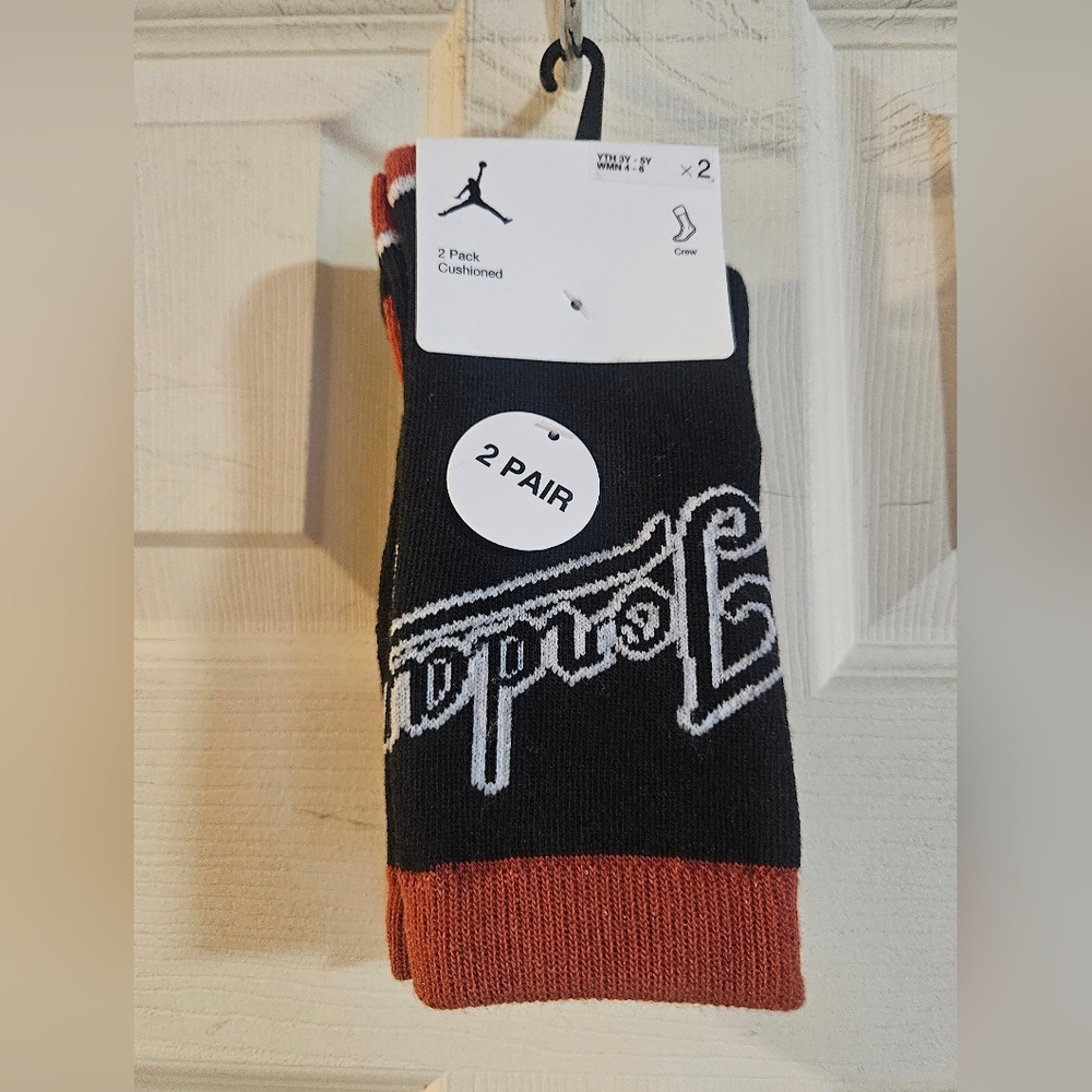 JORDAN YOUTH CUSHION SOCKS: 2 PAIR PACK: BLACK/BROWN: NEW IN PACKAGE: SIZE SMALL
